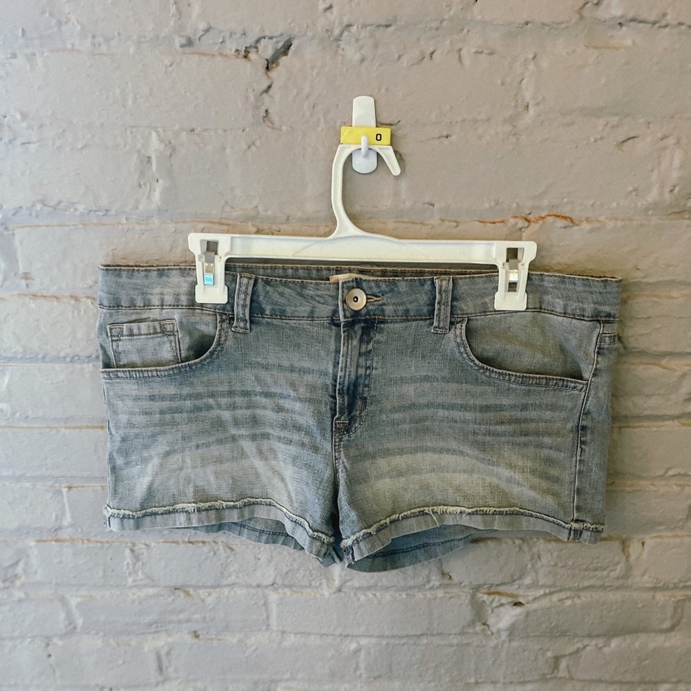 Cute, light wash jean shorts
